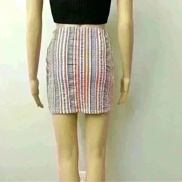 Zara high waisted striped skirt with wrinkle effect. - Picture 3 of 7